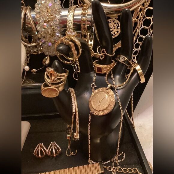 1/2โLb Vtg 2 Now Estate Costume Jewelry Lot~ mostly wearable - Picture 7 of 13